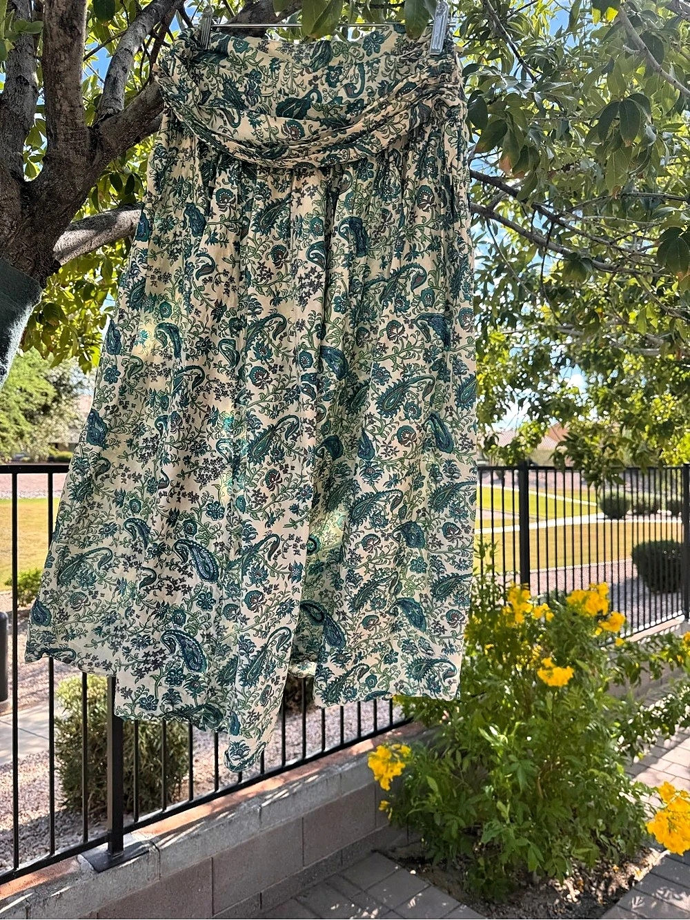 Chan Luu Silk Paisley Skirt in Cream & Green Size Large